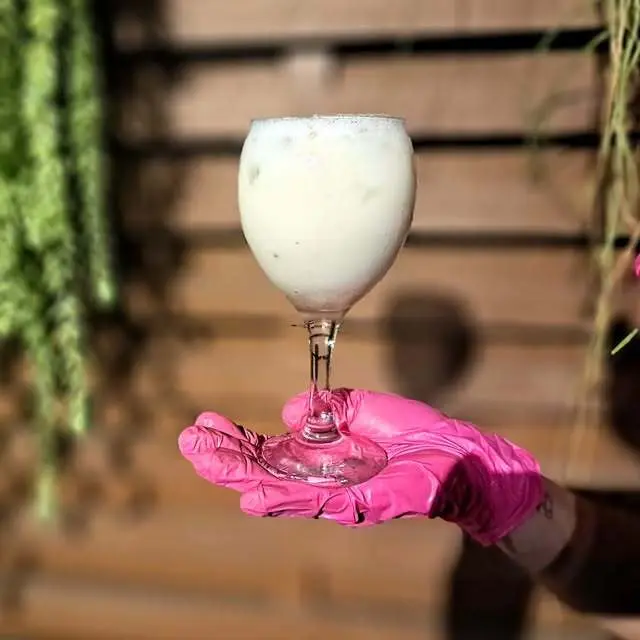 Coquetel elegante servido em casamento